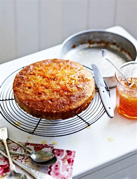 sticky marmalade drizzle cake.